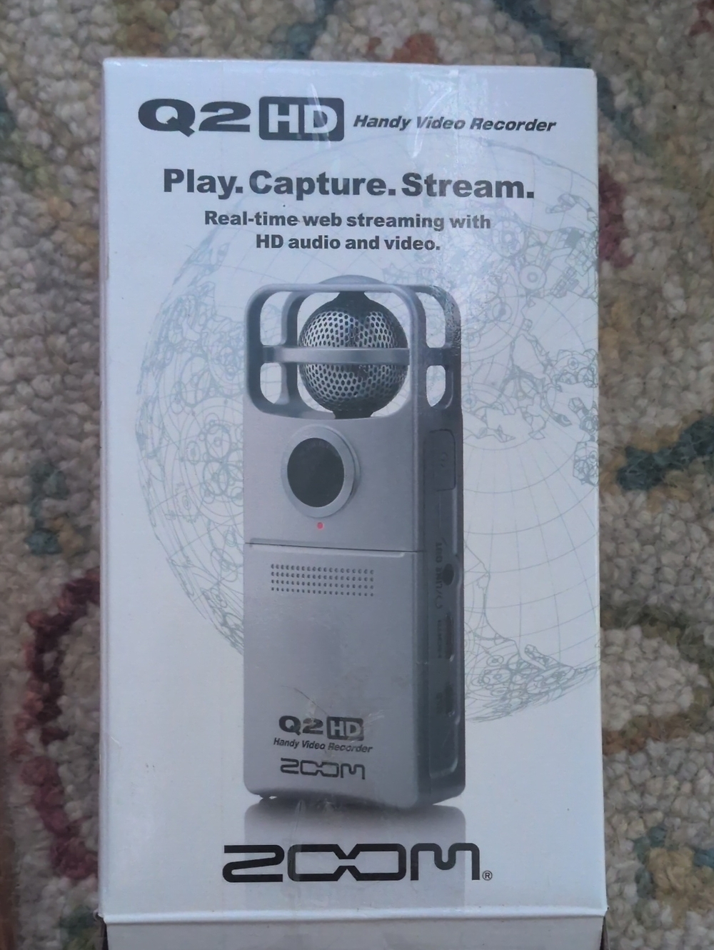 Zoom Q2 HD Video Recorder - Silver and Black